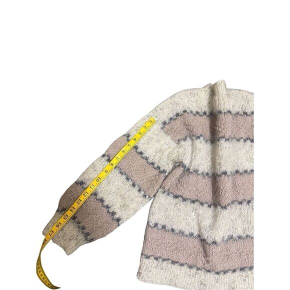 Handmade Women's fuzzy Cream Tan Striped 3/4 Sleeves Pullover Sweater Size Mediu - Picture 3 of 7